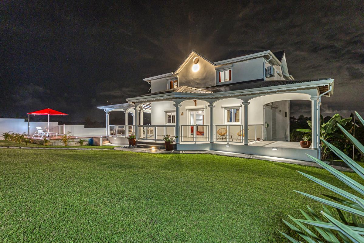 51.Location villa piscine le moule guadeloupe_De Nuit